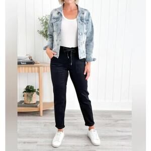 Judy Blue Airplane Mode Jet Black Roll Cuff Jogger 18W